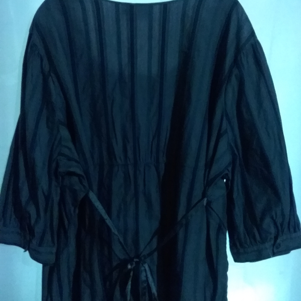 Blouse - Picture 2 of 3